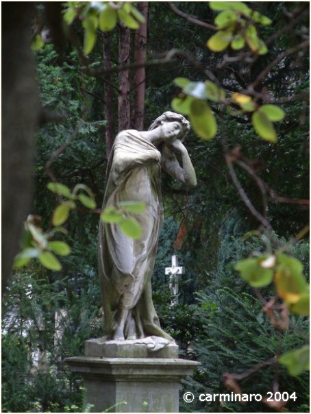 Diese wohl von A. dal Zotto geschaffene Figur ist mein persnlicher Favorit auf dem Alten Friedhof Bonn