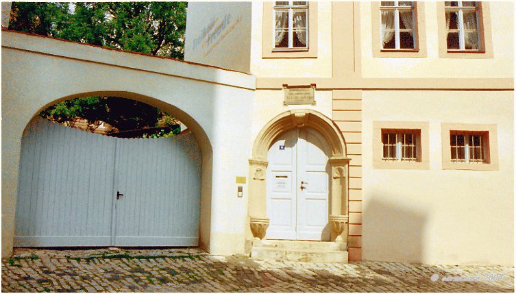 Etwas bescheidener als das Wohnhaus Goethes kommt das Herderhaus daher. Der Philosoph, Theologe und Dichter wohnte hier 27 Jahre lang - eher rmlich.